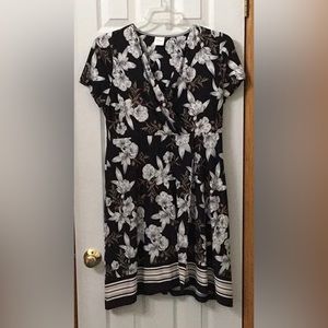 Soma Empire Waist Cap Sleeve Dress Large black white floral w/ pockets